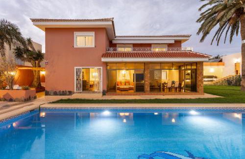 One & Only Sports and Relax Villa by Eden Rentals - Foto 18