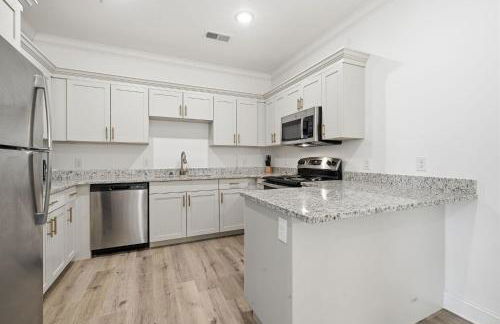 Relaxing 2BR Home w Contemporary Style - Foto 23