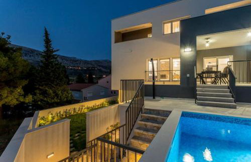 Luxe villa with pool, jacuzzi, and sauna - Foto 26