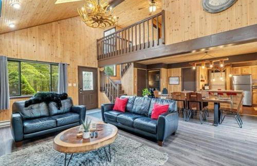 Cabin Retreat with Hot Tub - Foto 6