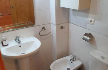 4H, Aire Acondic, 50m2, 1 dormitorio, 4 huéspedes, WIFI GRATIS - Foto 10