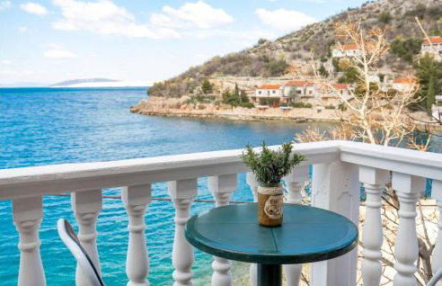 Beautiful Apartment In Starigrad - Foto 10