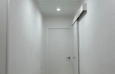 Apartamento con Terraza,Piscina,Playa y Aire acondicionado - Photo 7