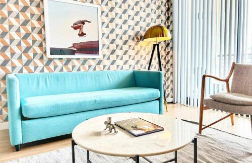 The Leo - One Bedroom Apartment w Private Balcony - Foto 1