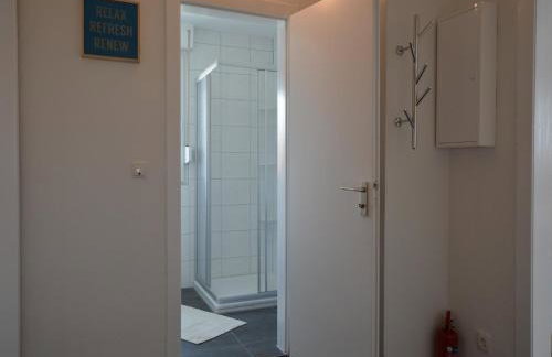 Central Rees Stay for Four - Photo 14