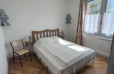 Appartement les Mésanges en rez de jardin -terrasse-2 chambres-parking - Foto 11