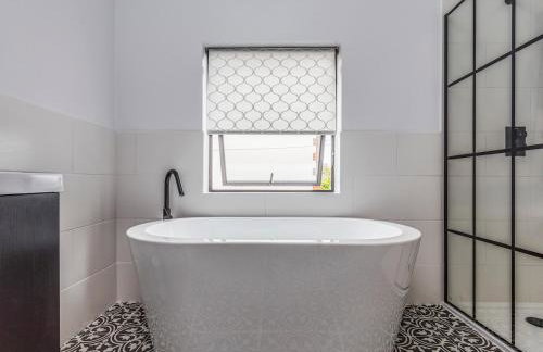 Delightful 2 Bed House a Stones Throw From Beach - Pass the Keys - Photo 45