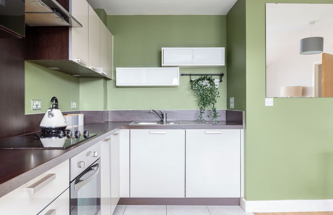 Idyllic 2 Bed Flat with Balcony in Canada Water - Foto 22