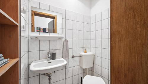 Wupper Home II, Top Lage Ideal für Geschäftsleute, Monteure, Familien, 3 Zimmer, Flachbild-TV - Foto 2