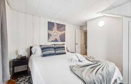 Seaside Serenity Steps to Beach Deck & Porch - Foto 49