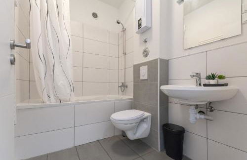 T&K Apartments - 1 to 4 Room Apartments - 20min to TradeFair Messe Airport Düsseldorf - Photo 70