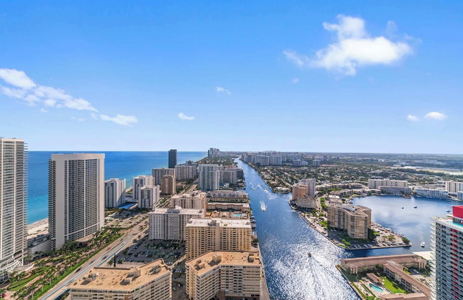 2BR Ocean Penthouse - Private Terrace & Hot Tub - Foto 1