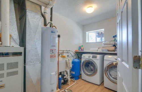 Alton Cabin with Deck about 2 Mi to Dixie Natl Forest! - Foto 31