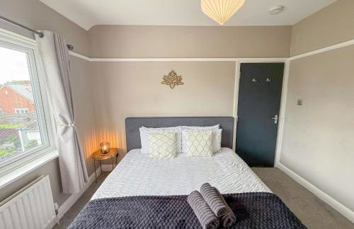 Spacious 3BDR House in New Malden with FREE Parking and Garden near Kingston upon Thames, Wimbledon & Raynes Park by NourNest Apartments - Foto 4