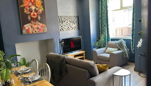 3 bedroom Leeds home for contractors & professionals with free Parking and Netflix nr motorway 5 mins to Royal Armouries - Foto 1