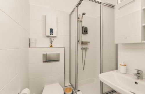 Guermache Apartments- City Design Apartments, Zentrum, Outlet, Balkon, Küche - Foto 39