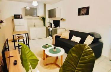 Savana Lodge, Wi-Fi, Parking Privé et Calme, Sortie 12 ChanaS - Foto 11