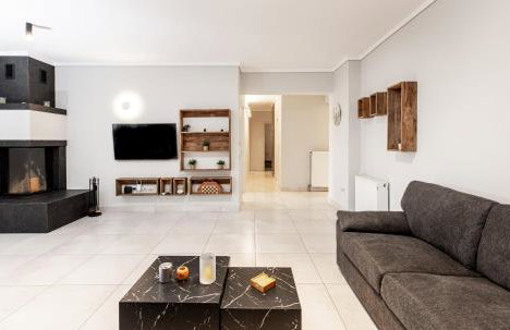 Spacious 3-bedroom apartment with WiFi, AC in charming Kalamaria - mountain view - Foto 35