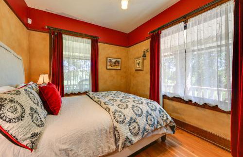 Historic Auburn House on 37 Acres with Private Lake! - Foto 22