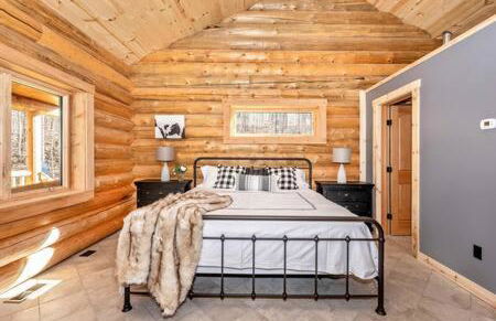 Studio apartment at Sugarloaf Log House - Photo 5