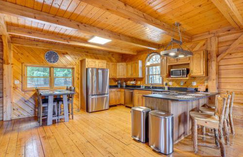 Athol Cabin with Deck and Fire Pit, 10 Mi to Lake - Foto 13