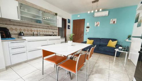 Light Blue House - Photo 5, stove