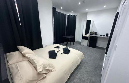 London Waterloo 10 min via train - Foto 3