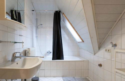 Helle Top gelegene Fewo im schönen Gau-Algesheim, Monteure willkommen, Parkplatz vor der Tür - Foto 26