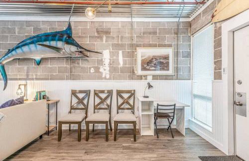 Livin Right Surf Loft: pickleball, basketball, close to the fun - Foto 16