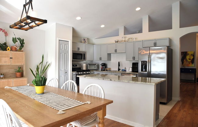 Artisan Poolside Paradise near Disney - Photo 18