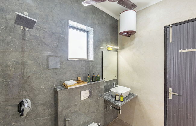ELIVAAS 5 BHK With Pvt Pool - Zenora - Foto 54