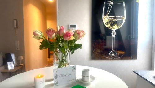 Modern Elegance in historical City Center - Foto 1