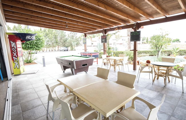 DebbieXenia Hotel Apartments - Foto 16