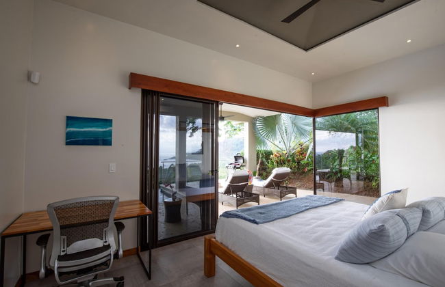 Luxe 4 Bdrm Villa w Epic Oceanview Infinity Pool - Foto 26