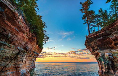 Aurora Basecamp at Pictured Rocks Sleeps 10 - Foto 13