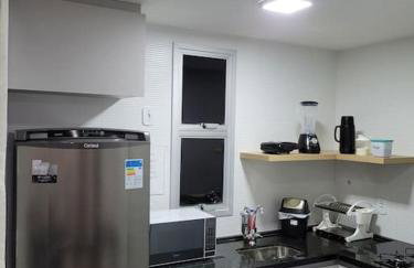 Flat recém-reformado e bem localizado - Foto 11