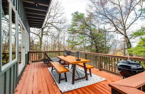 Stone Cabin on Valley View - Firepit & Hot Tub - Foto 22