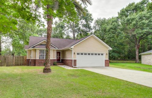 Deck and Yard Savannah Area Retreat! - Photo 3