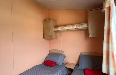 Light and Airy 2 Bedroom Mobile Home - Foto 21