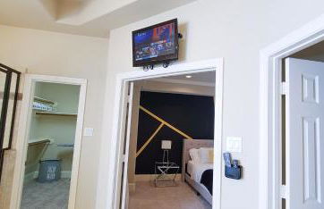 Artsy 3-Story Townhouse Near the Galleria Area! - Foto 19