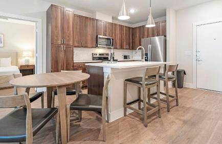 Landing Beautiful 2BD Gym Pool - Foto 7