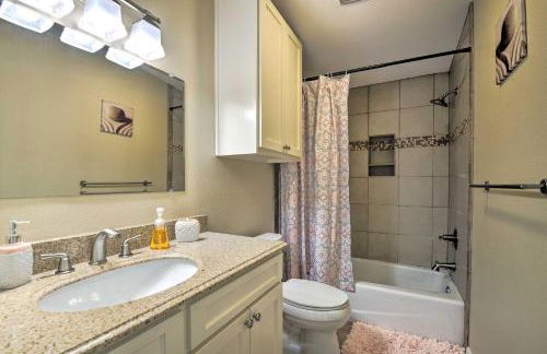 Spacious Granbury Home with Lakefront Outdoor Oasis! - Foto 19