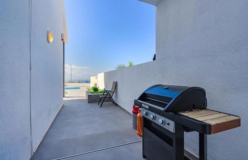 Villa Caterina, Luxury Villa with Heated Pool Ocean View in Adeje, Tenerife - Foto 17