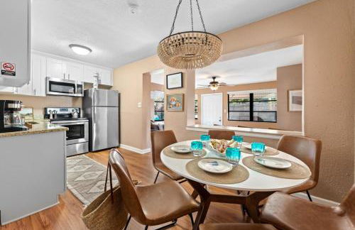 Family Friendly Home Near Beach and Downtown - Photo 22