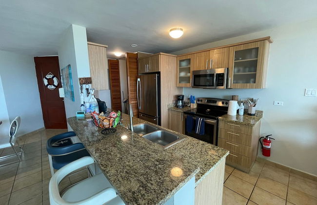 608 Ocean & Marina Views 3 Bed 2 Bath - Photo 15