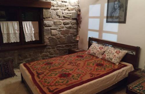 Παραδοσιακή πέτρινη κατοικία στην Βλάχα Ελάτης - Foto 40