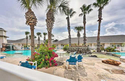 Sunny Townhome with Pool Access about 1 Mi to Beach - Foto 22