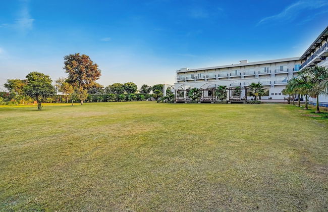 Sunday Resort Manesar - Foto 38