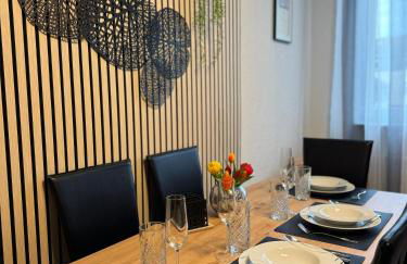 Familienfreundliche geräumige Design-Wohnung mit Balkon im Zentrum - APOLONIAliving - Foto 10