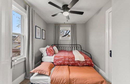 Newly Renovated and Designed Near Downtown - Foto 37